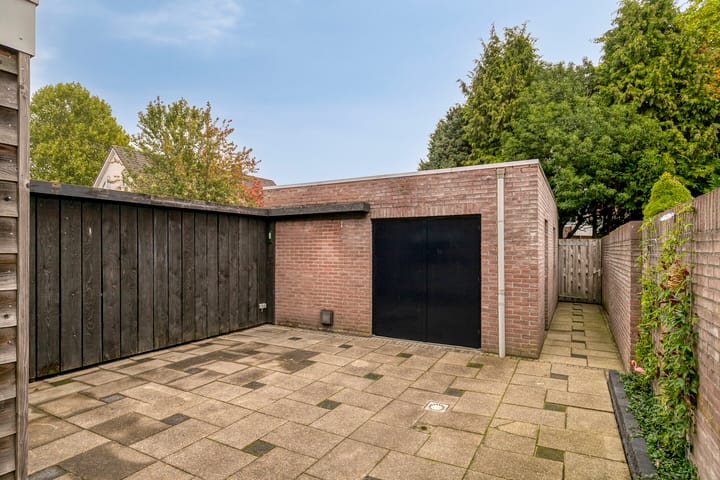 Foto 16 van Kamillestraat 11