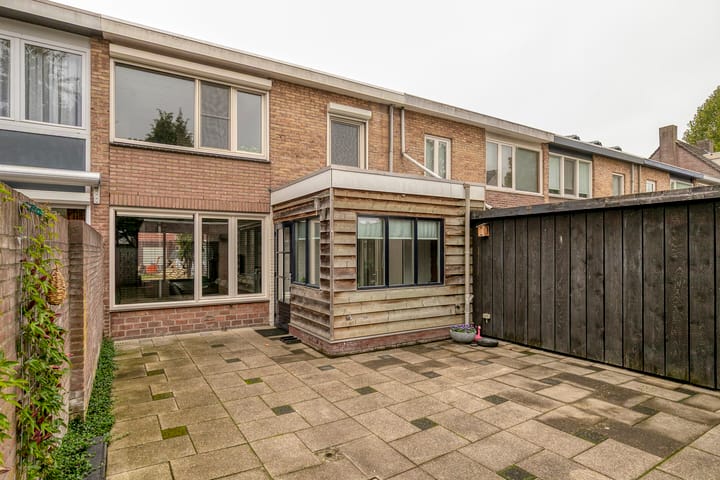 Foto 17 van Kamillestraat 11