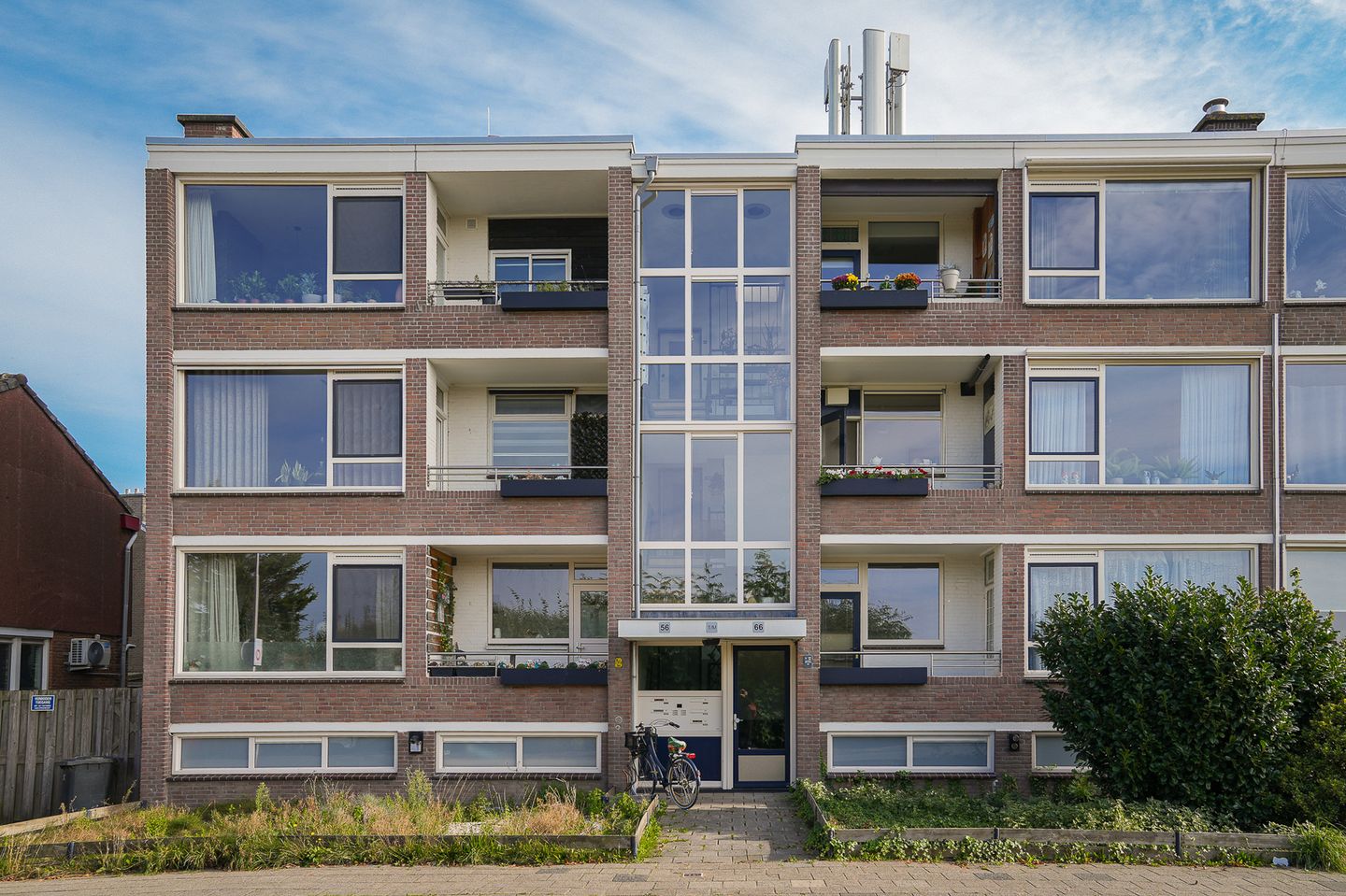 Foto 1 van Jan van Riebeeckstraat 66