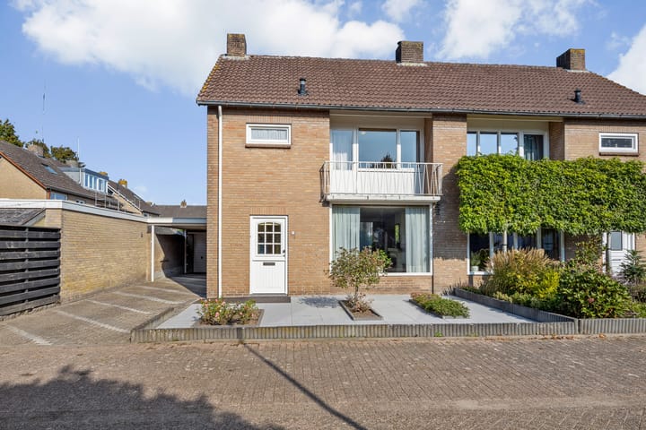 Photo 3 of Irenestraat 1