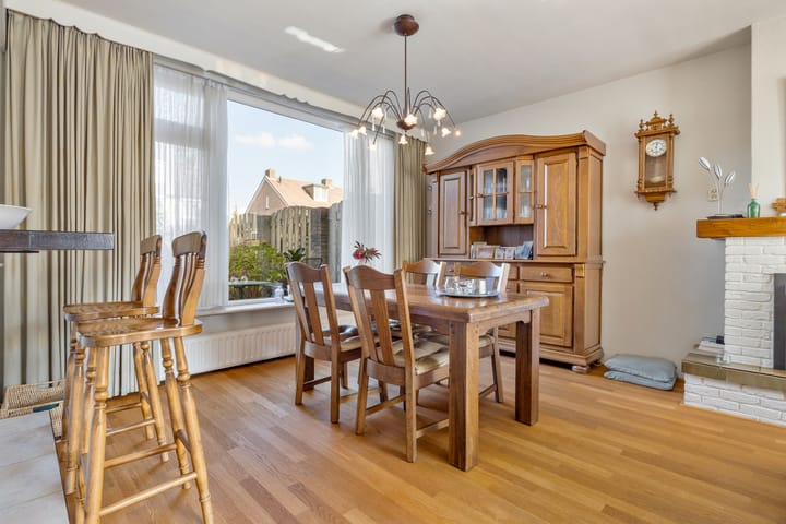 Photo 7 of Irenestraat 1