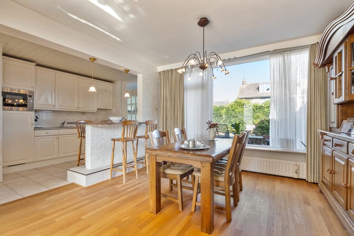 Photo 8 of Irenestraat 1