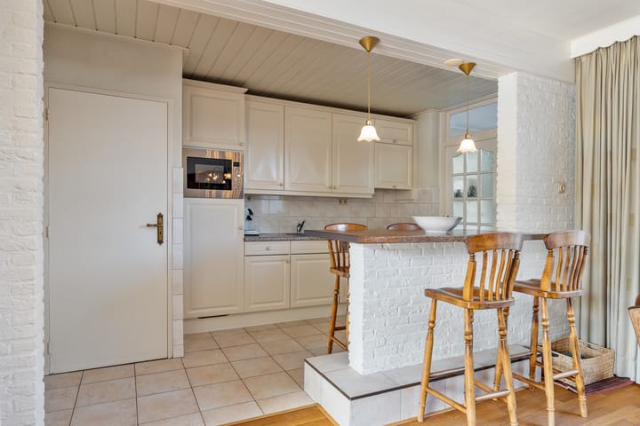 Photo 9 of Irenestraat 1