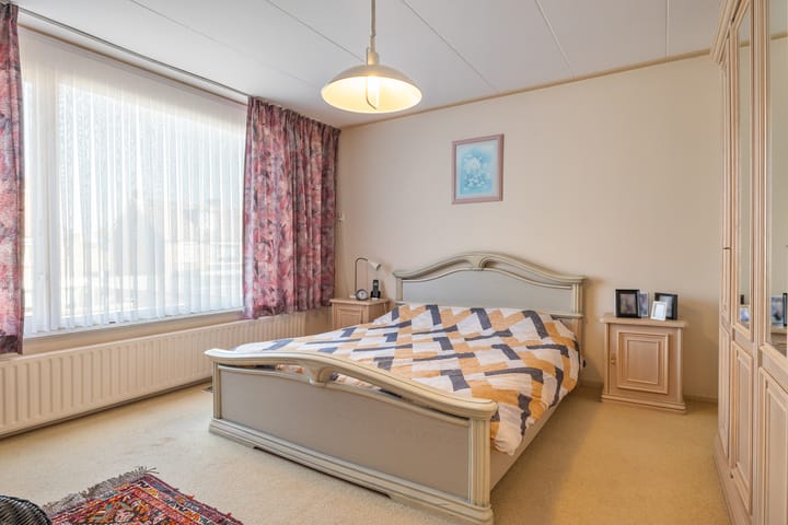 Photo 16 of Irenestraat 1