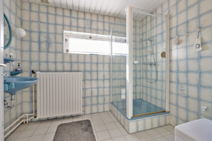 Photo 23 of Irenestraat 1