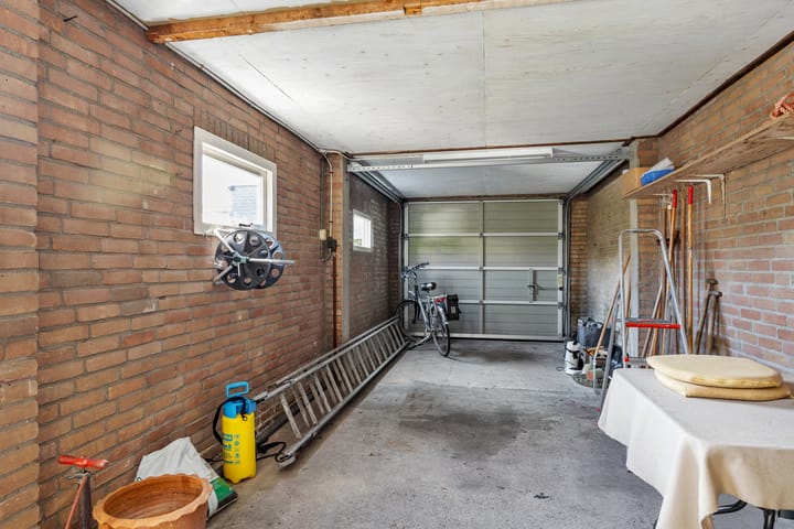 Photo 34 of Irenestraat 1