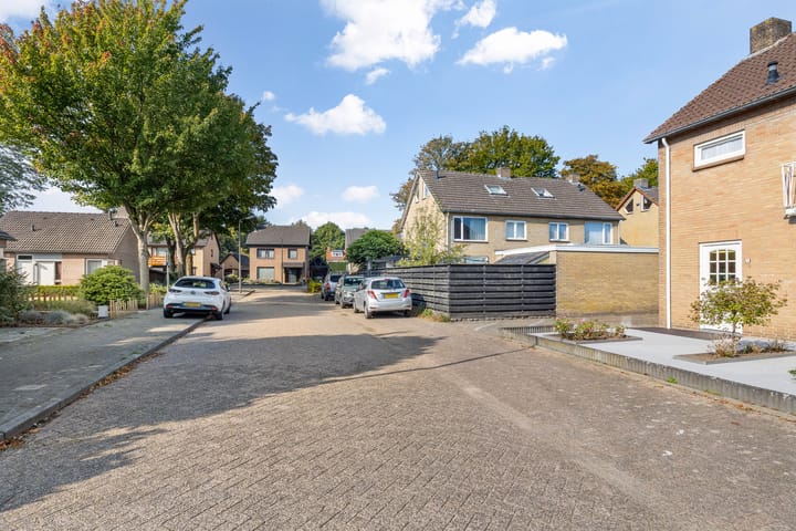 Photo 36 of Irenestraat 1