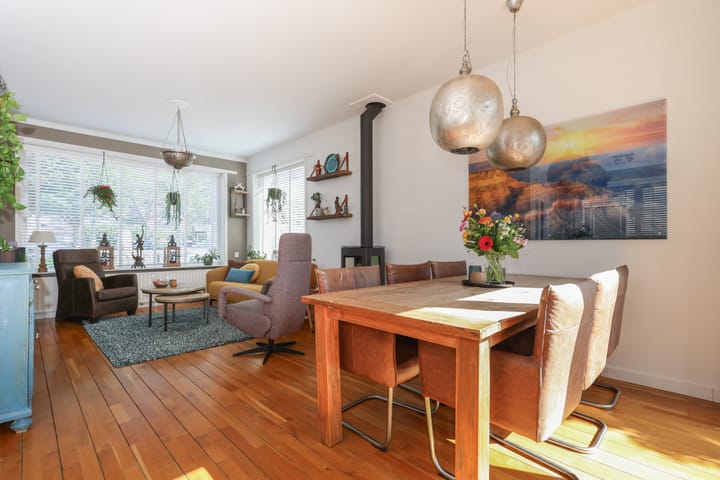 Photo 2 of v d Meerweg 1