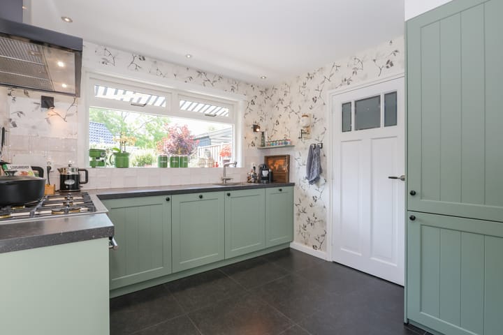 Photo 3 of v d Meerweg 1