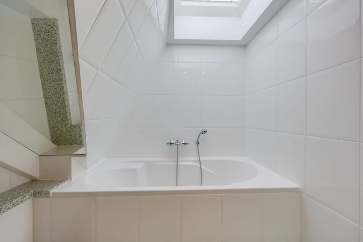 Photo 25 of Schipbeekstraat 4