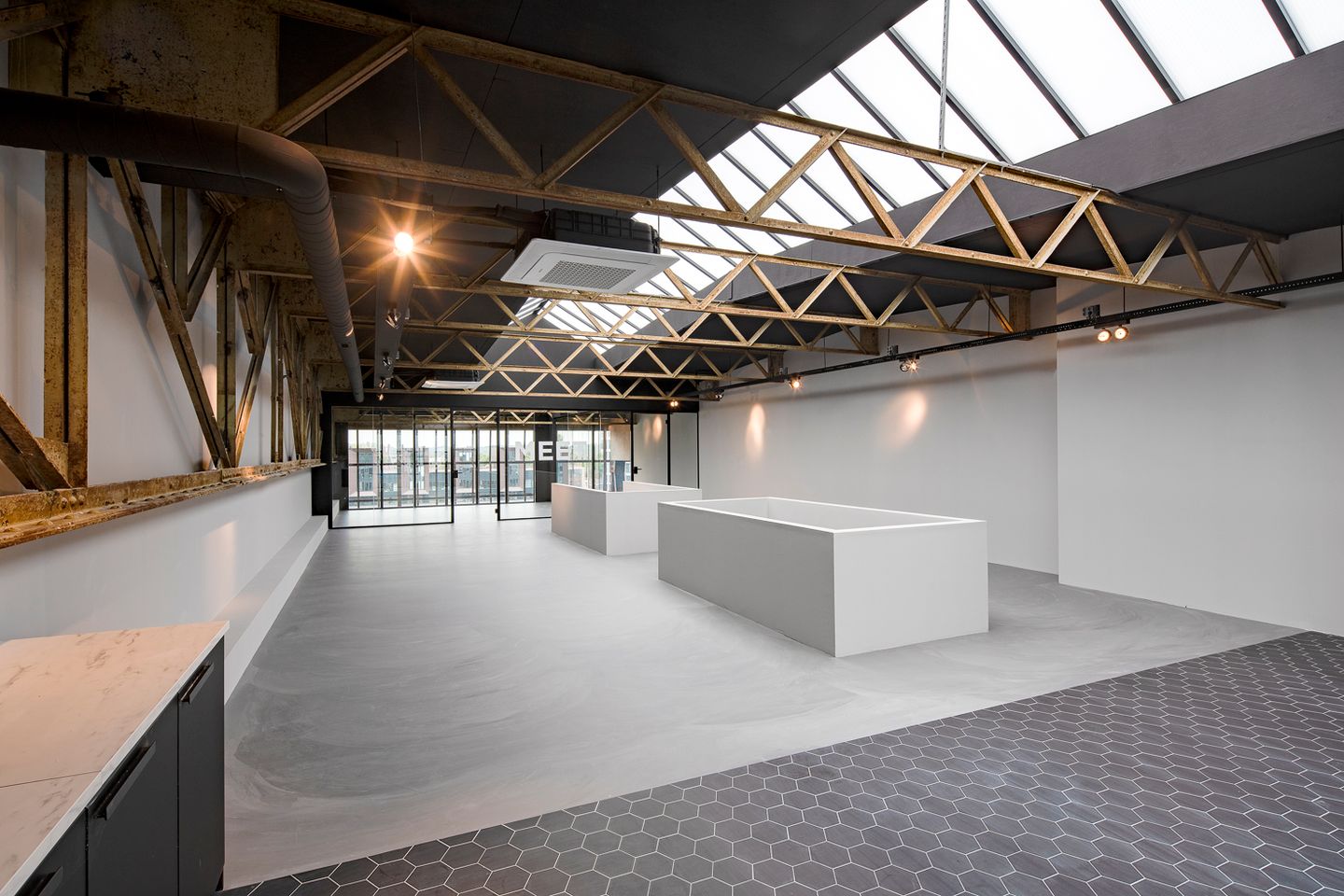 View photo 3 of Hendrik Figeeweg 1-0009