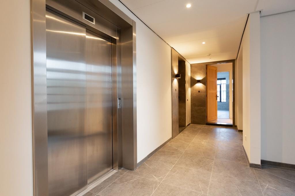 Foto 17 van Van Stolkweg 14-B6