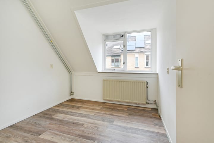 Foto 24 van Linzenakker 32