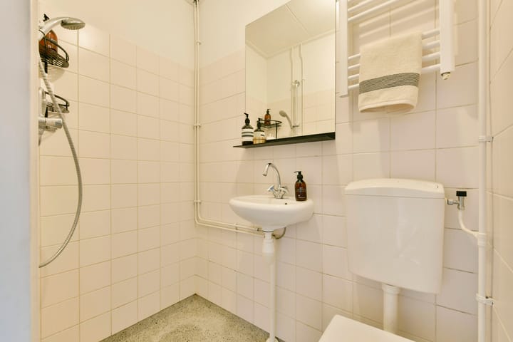 Photo 18 of Frederik Hendrikstraat 10-3