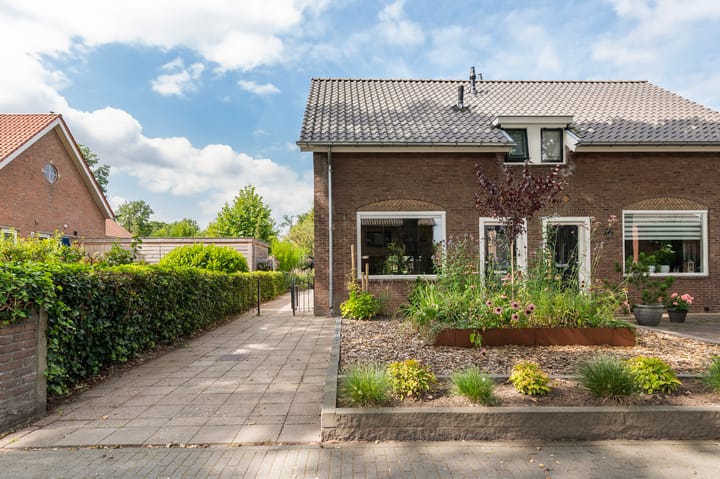 Photo 2 of Wispelweg 21