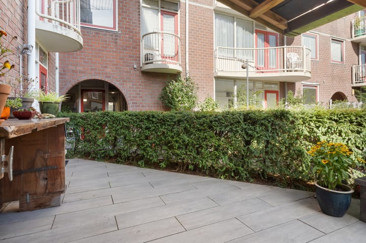 Foto 29 van Minahassastraat 131