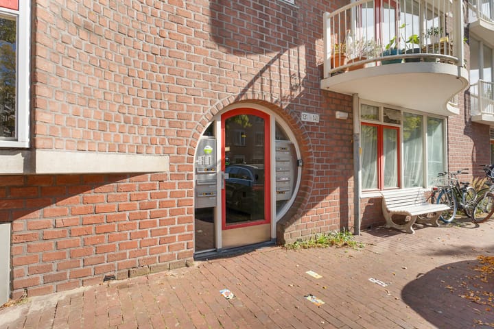 Foto 33 van Minahassastraat 131