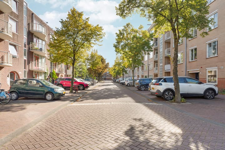 Foto 38 van Minahassastraat 131