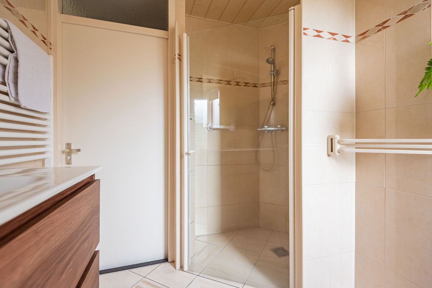 Foto 25 van Schuttersweg 81