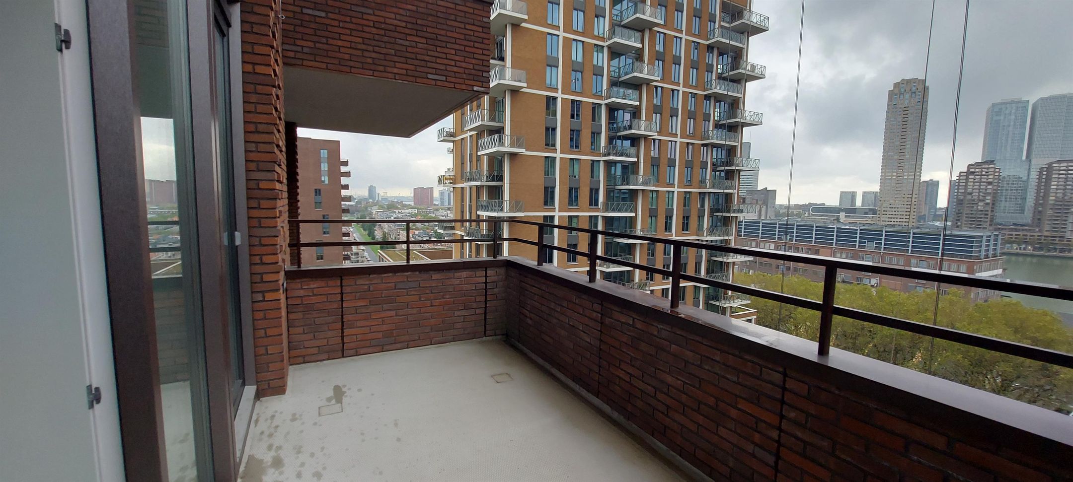 Foto 12 van Maashavenweg 114