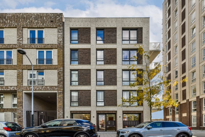 Photo 19 of Van Suchtelen van de Haarestraat 83