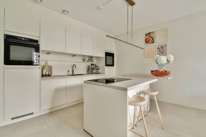 Photo 4 of Van Suchtelen van de Haarestraat 83