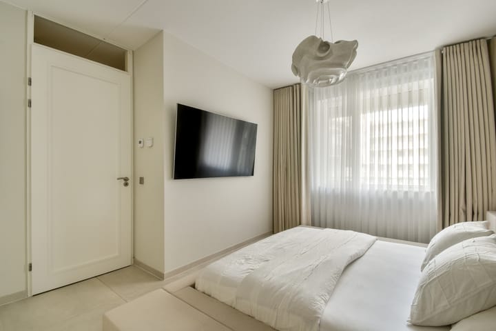 Photo 12 of Van Suchtelen van de Haarestraat 83