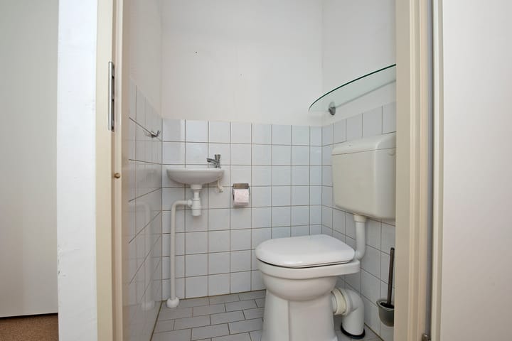 Photo 8 of Hunzestraat 1-A