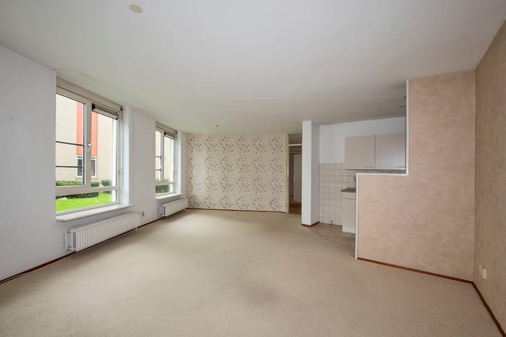 Photo 10 of Hunzestraat 1-A