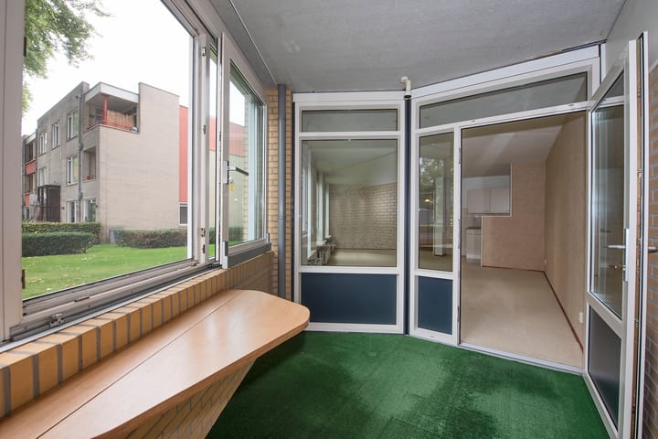 Photo 12 of Hunzestraat 1-A