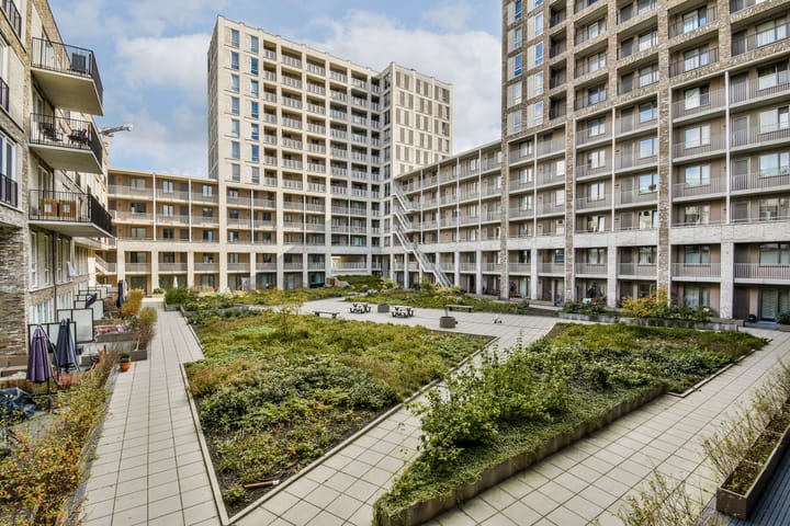 Photo 18 of Van Suchtelen van de Haarestraat 83