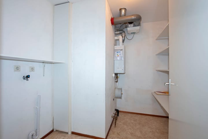 Photo 16 of Hunzestraat 1-A