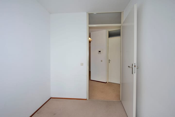 Photo 21 of Hunzestraat 1-A