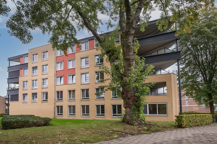 Photo 25 of Hunzestraat 1-A