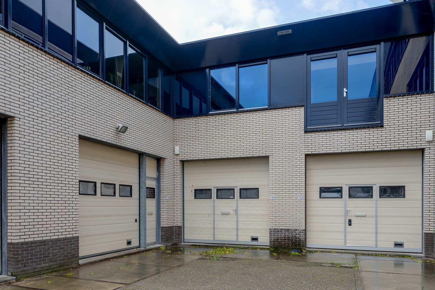 Bekijk foto 2 van Parallelweg 1-h