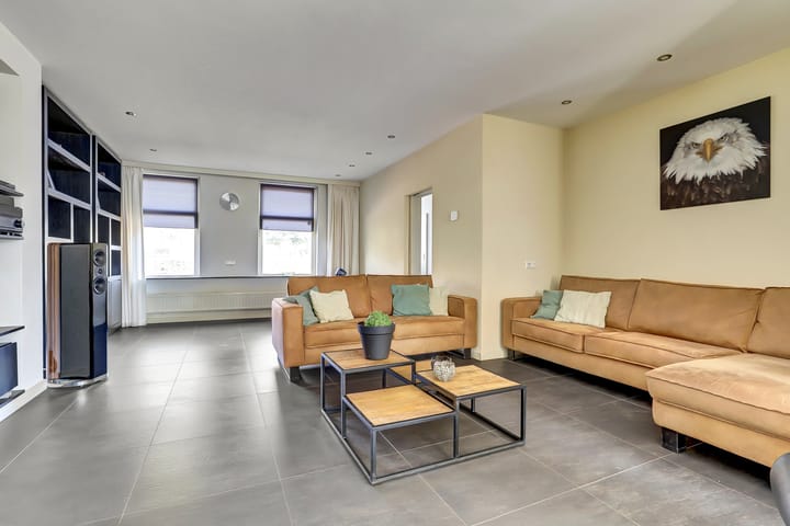 Photo 3 of Bonifaciusstraat 1