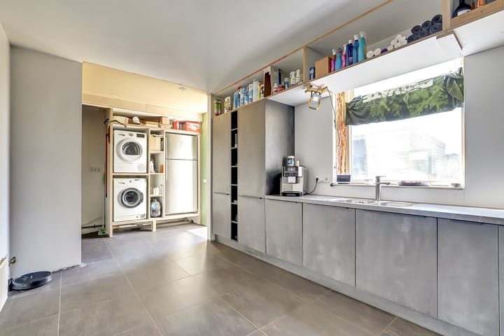 Photo 13 of Bonifaciusstraat 1