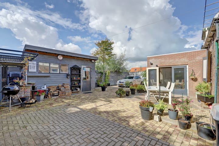 Photo 21 of Bonifaciusstraat 1