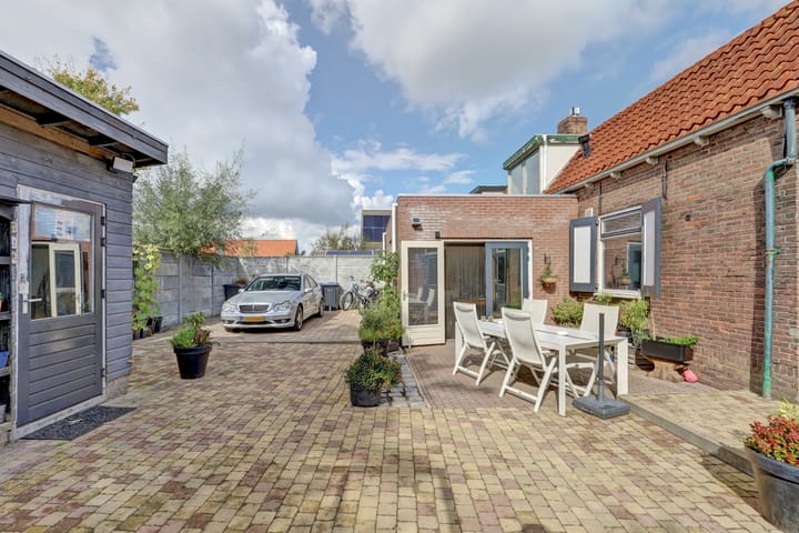 Photo 25 of Bonifaciusstraat 1