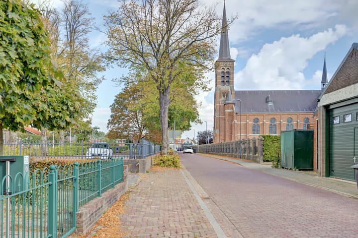 Photo 29 of Bonifaciusstraat 1