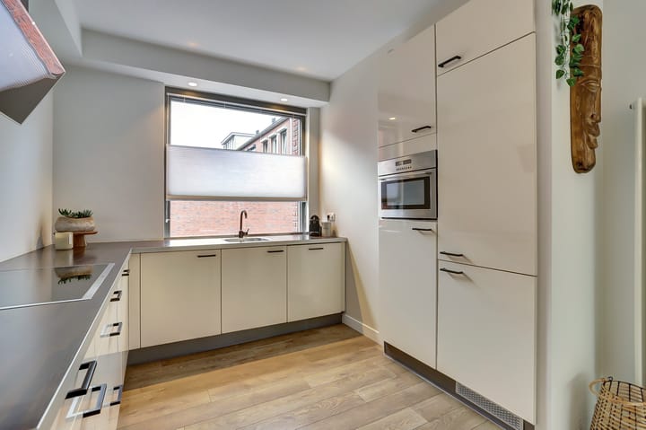 Photo 12 of Sint Eustatiusstraat 62