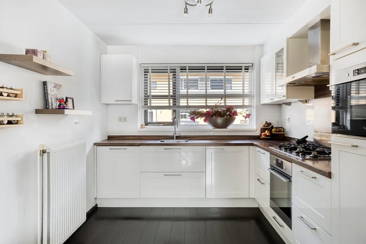 Photo 12 of Hertsmuntlaan 8