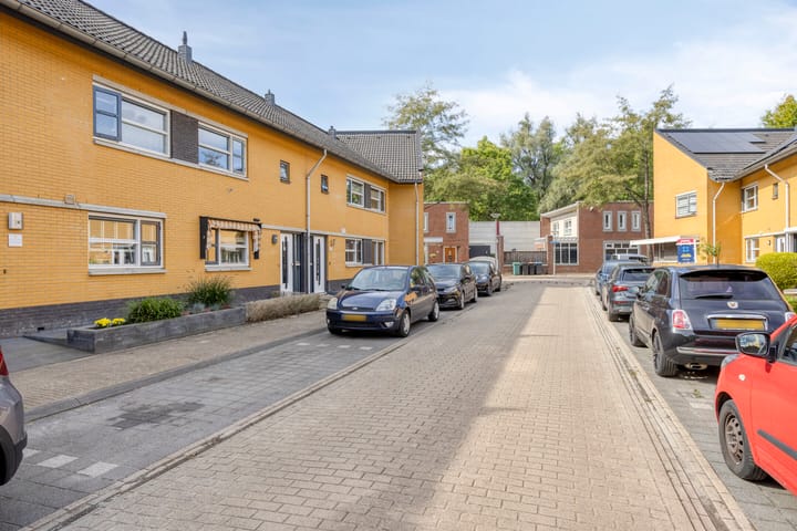 Photo 29 of Hertsmuntlaan 8