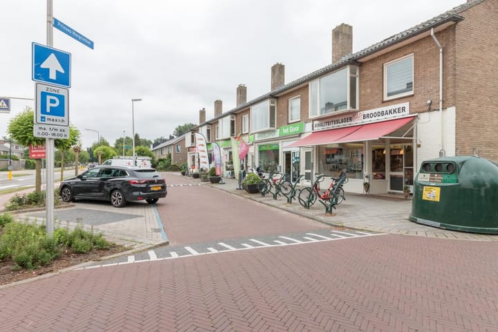 Photo 3 of Burgemeester Jur. Visserlaan 8-A