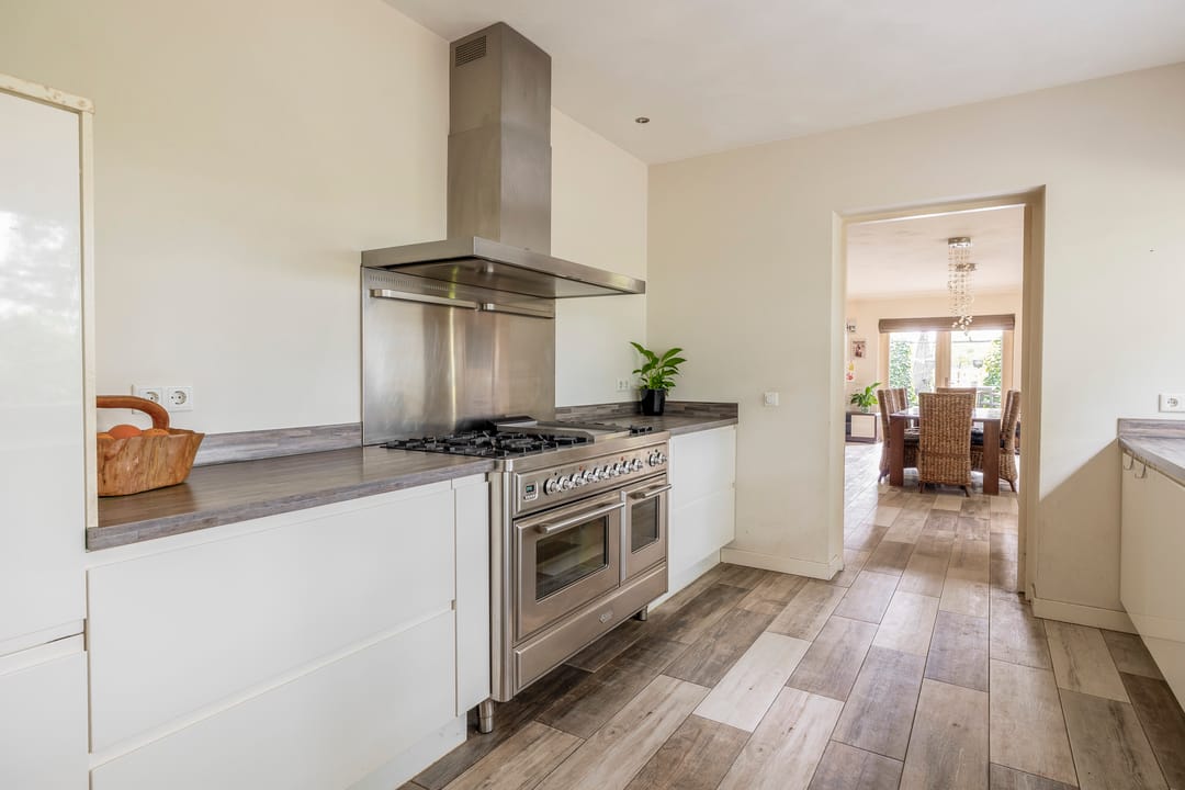 Photo 2 of Hoevensestraat 10