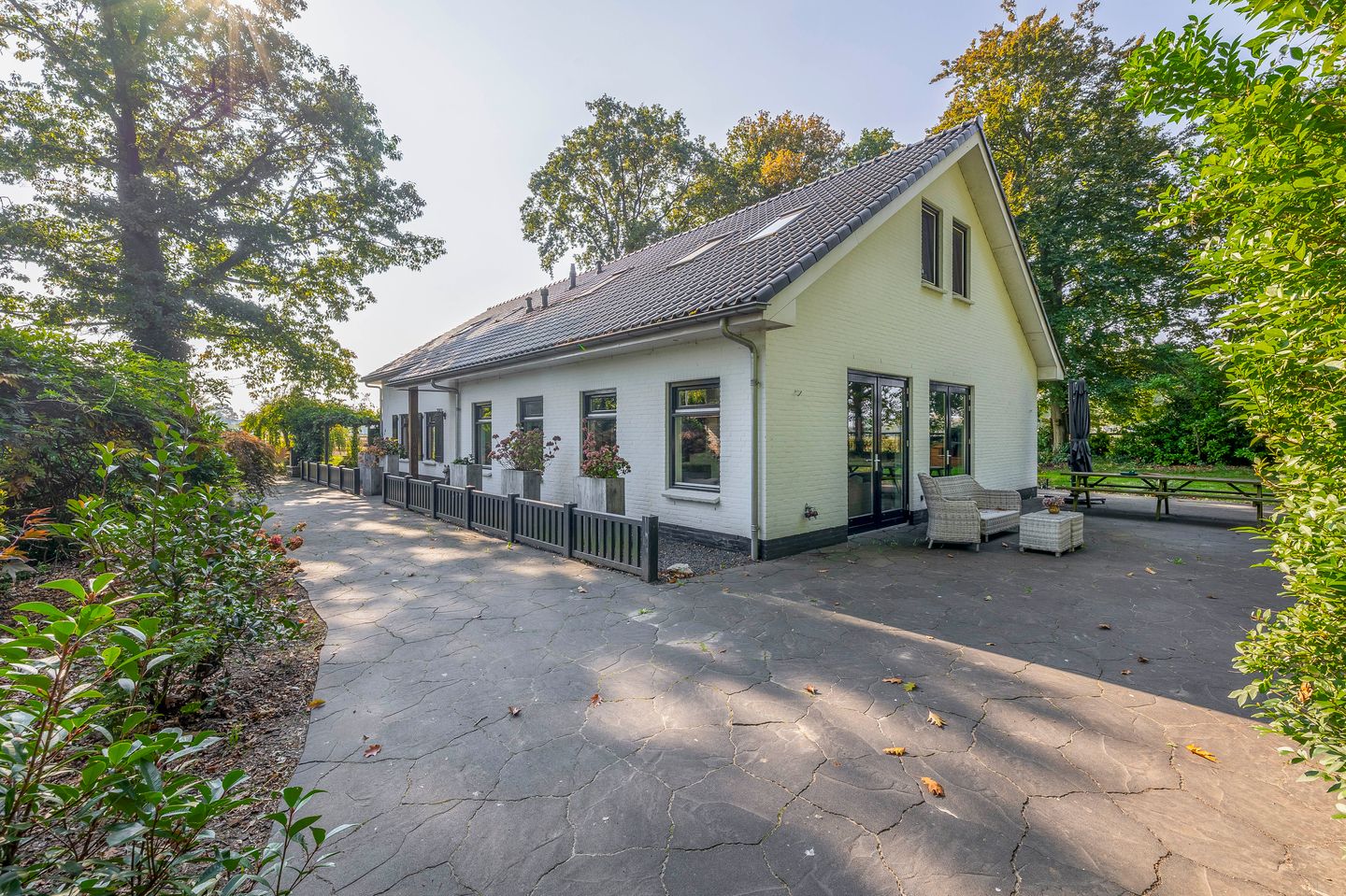 Photo 5 of Hoevensestraat 10