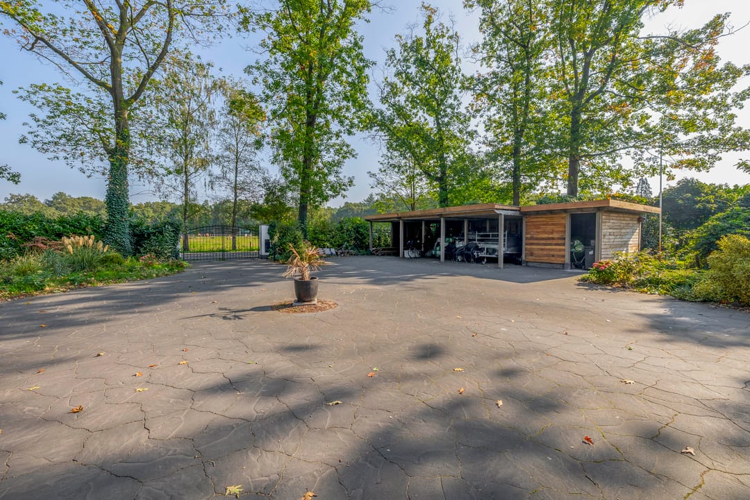 Photo 8 of Hoevensestraat 10