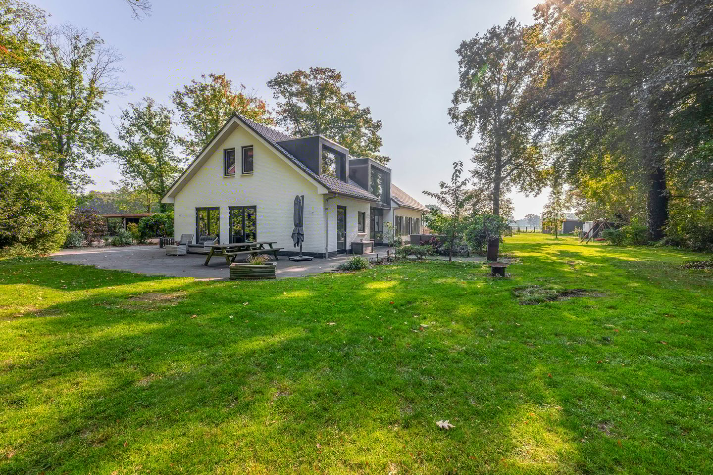 Photo 49 of Hoevensestraat 10