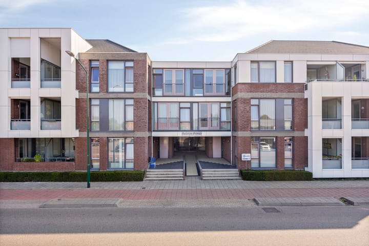 Photo 1 of Zwaanstraat 64