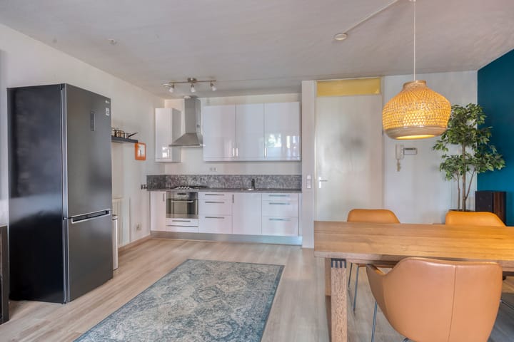 Photo 17 of Zwaanstraat 64